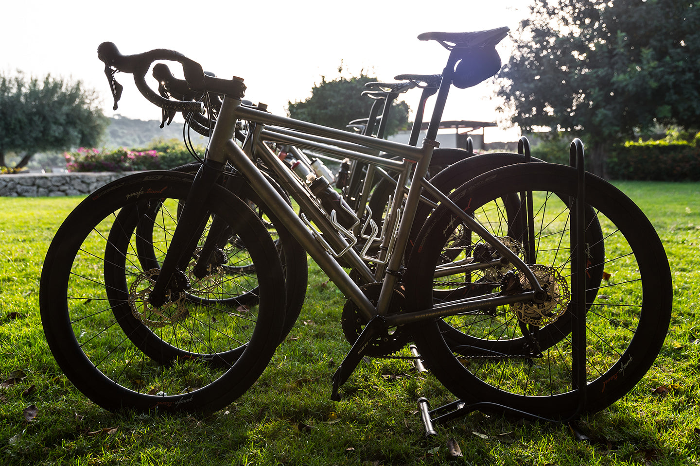 Qunafa titanium rental bike on a Sicilian gravel route