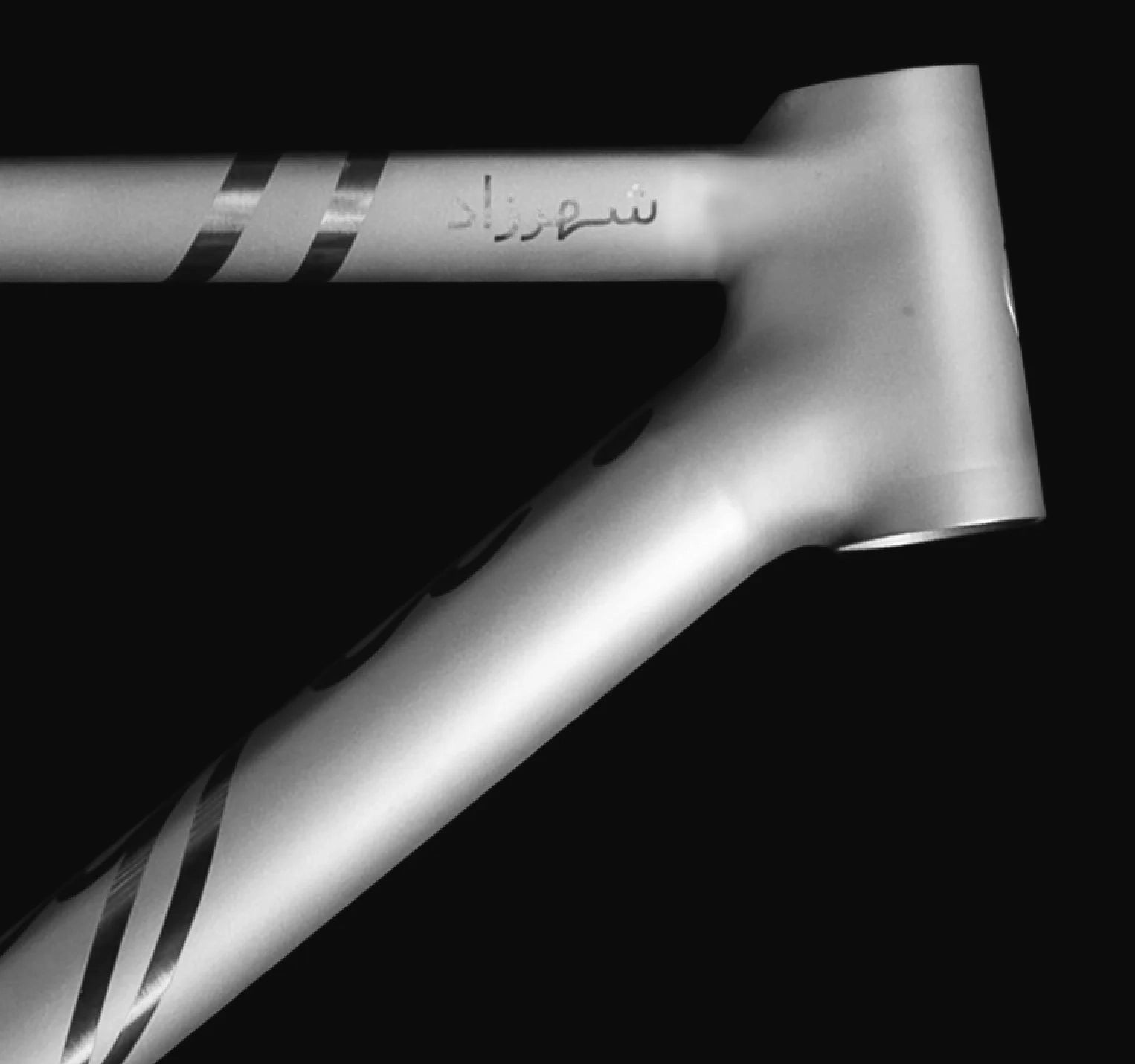 Qunafa Shahrazad titanium head tube — close-up render
